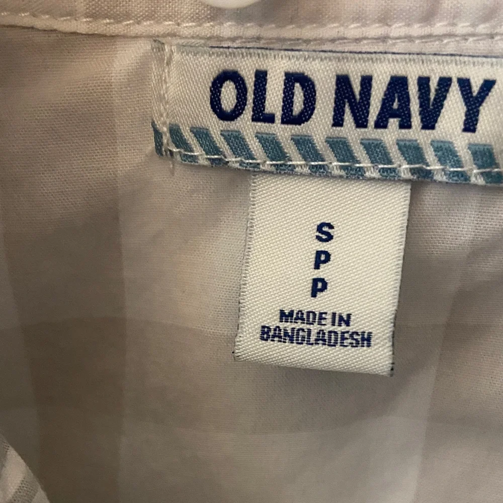 Old Navy Gray and White Plaid Snap-Front Shirt size small